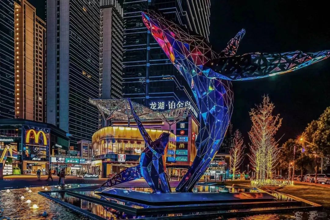 DƬ